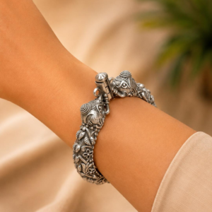 makarmukhi bangles
