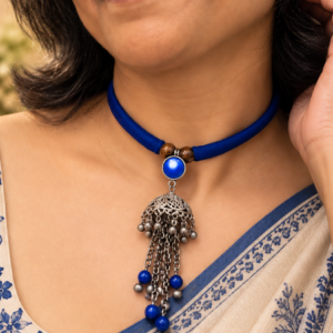 royal blue hasuli pendant necklace
